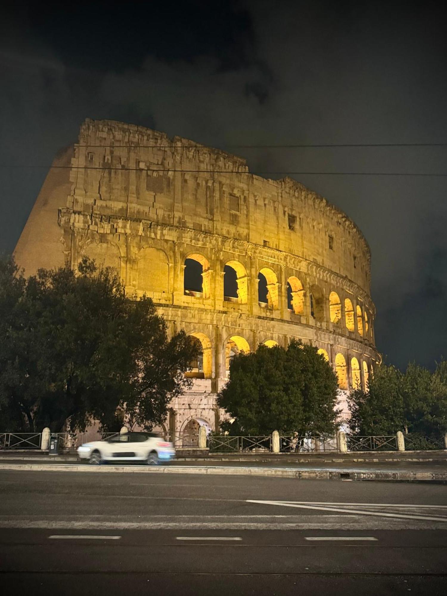 A Casa Di Lu, Al Colosseo - Guest House Roma Esterno foto